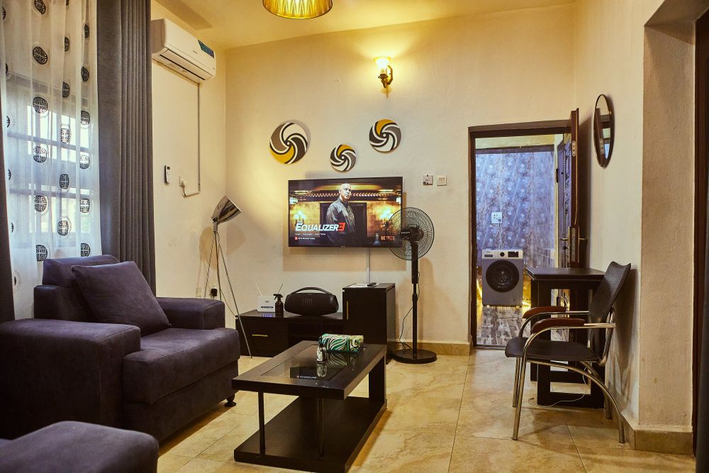 cozy-retreat-with-elegant-interior-in-uyo
